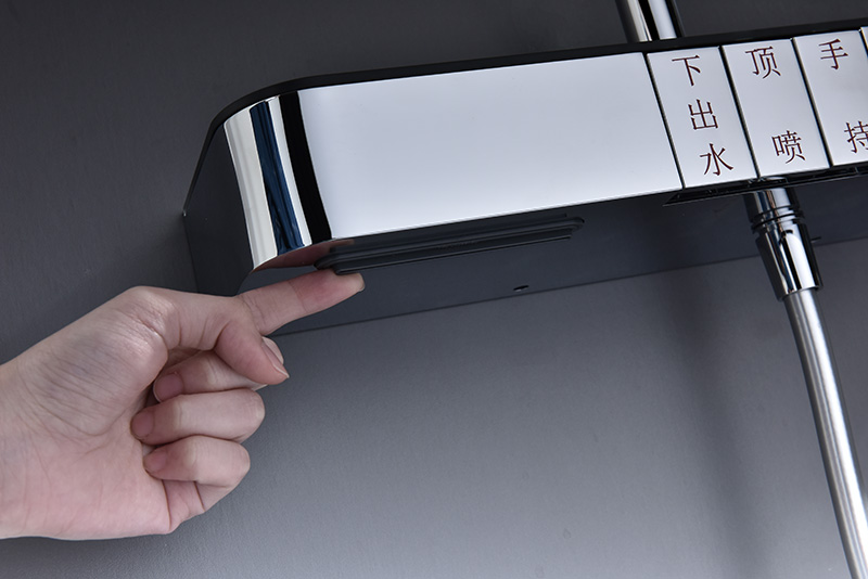 智能马桶让老年人如厕更加安全舒适